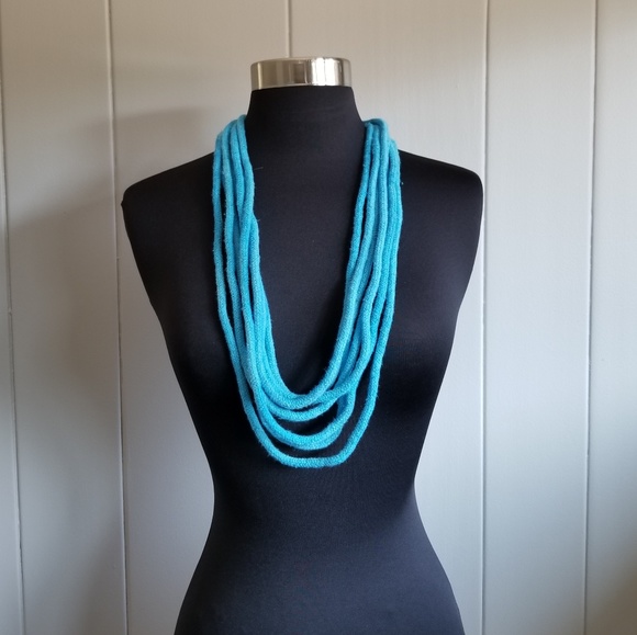 Blue Layered necklace - Picture 2 of 2